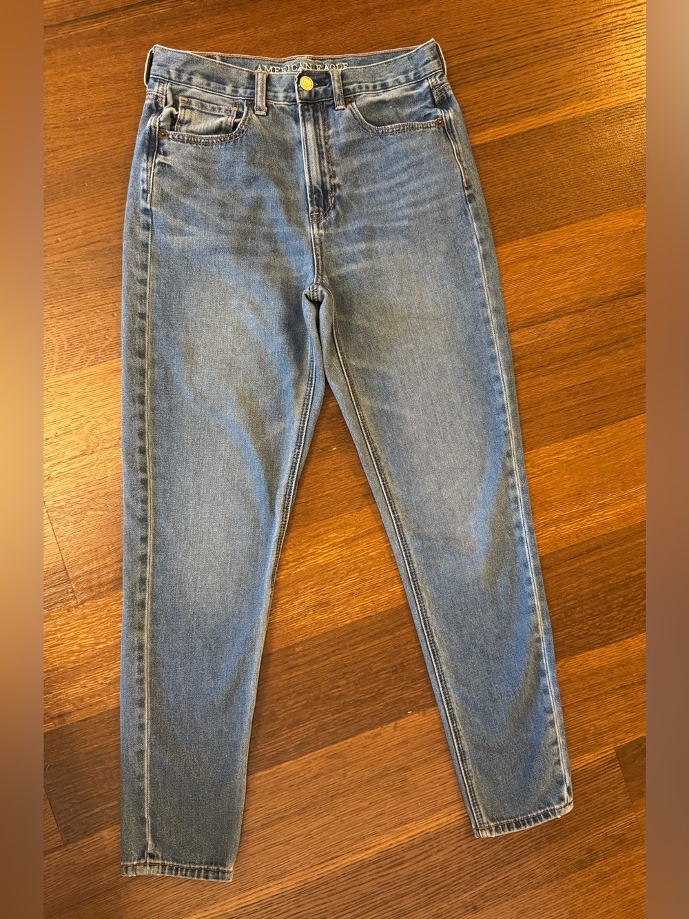 American Eagle Outfitters High-Rise Mom Jeans Size 2 Regular